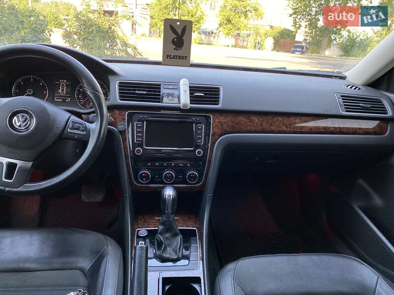 Седан Volkswagen Passat 2012 в Кривом Роге