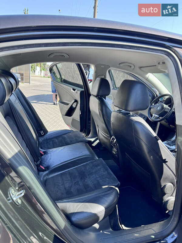 Седан Volkswagen Passat 2008 в Києві фото 10 Седан Volkswagen Passat 2008 в Києві