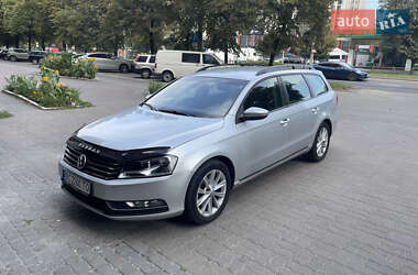 Універсал Volkswagen Passat 2012 в Львові