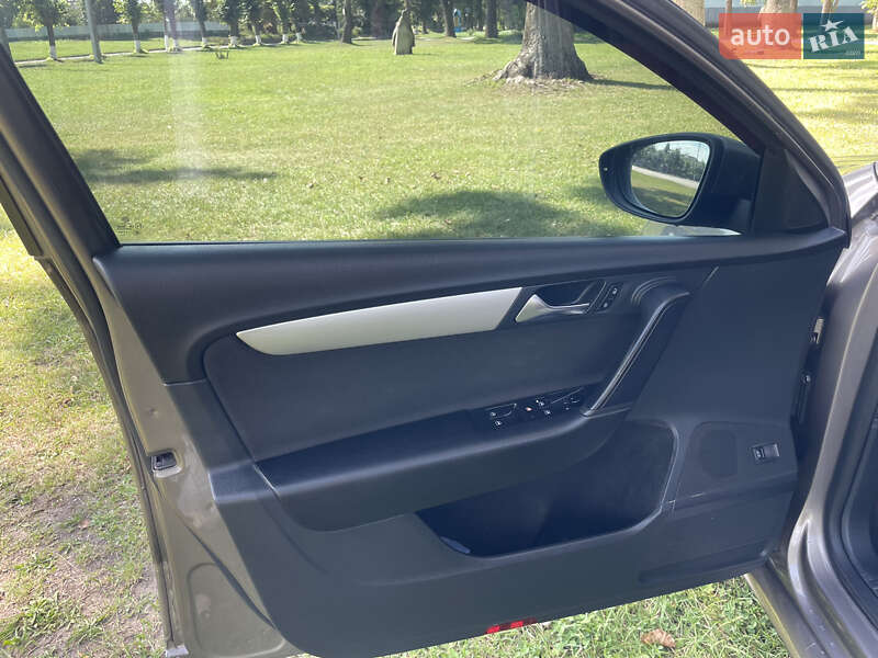 Универсал Volkswagen Passat 2011 в Хмельницком