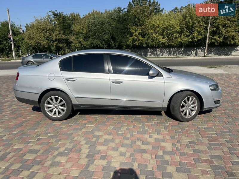 Седан Volkswagen Passat 2005 в Смеле