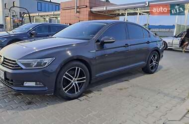 Седан Volkswagen Passat 2015 в Бучачі