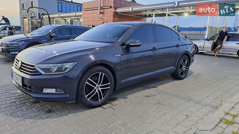 Седан Volkswagen Passat 2015 в Бучачі