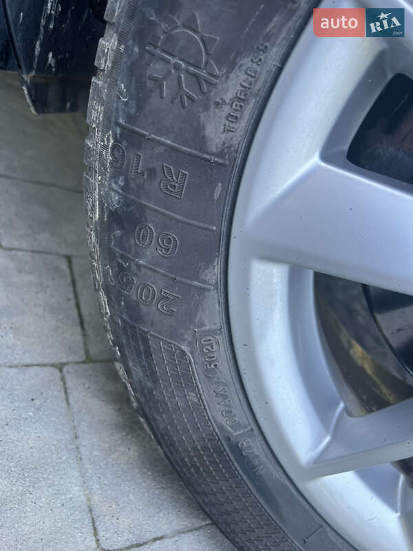 Седан Volkswagen Passat 2017 в Львове