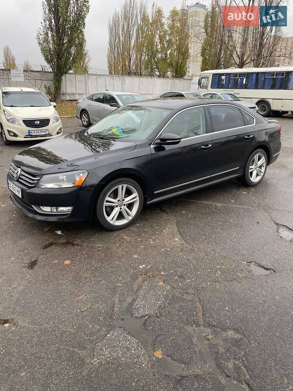 Седан Volkswagen Passat 2012 в Киеве