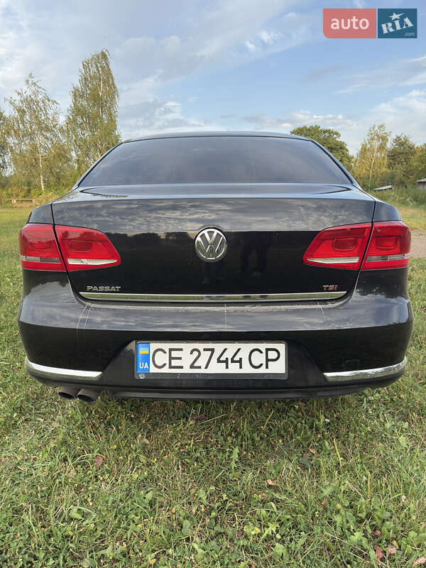 Седан Volkswagen Passat 2011 в Вижнице