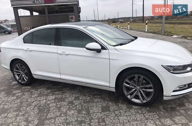 Седан Volkswagen Passat 2018 в Львові
