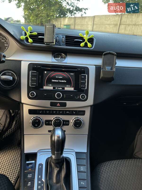 Универсал Volkswagen Passat 2013 в Виннице