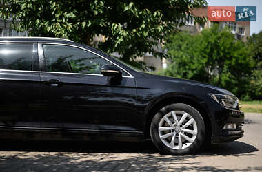 Універсал Volkswagen Passat 2014 в Ужгороді