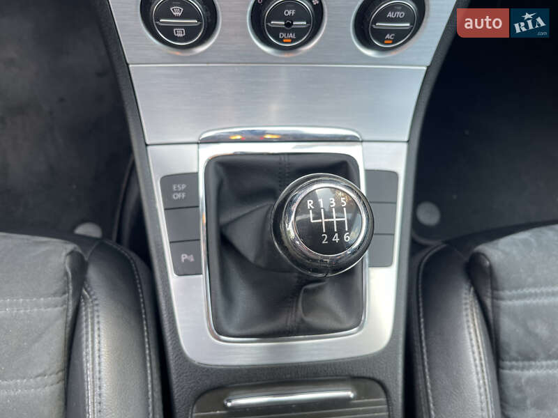 Универсал Volkswagen Passat 2008 в Киеве