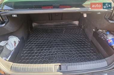 Седан Volkswagen Passat 2015 в 