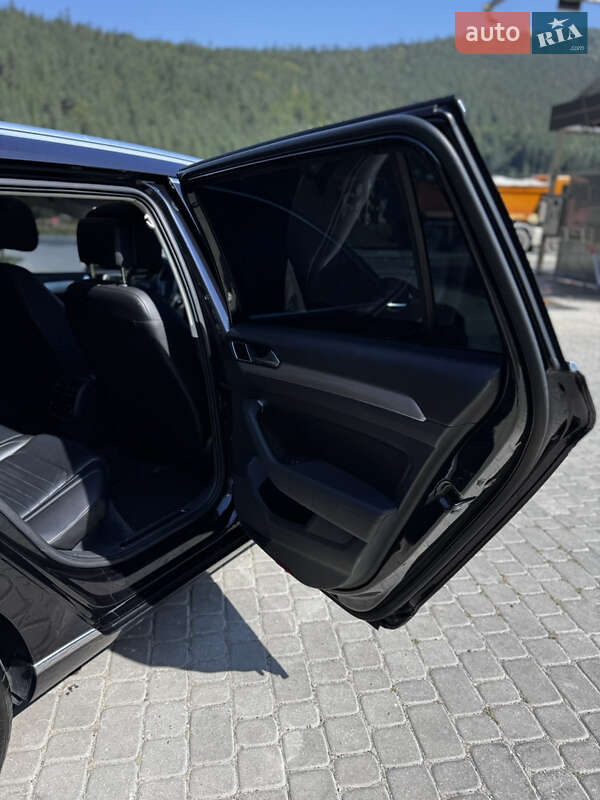 Універсал Volkswagen Passat 2014 в Івано-Франківську