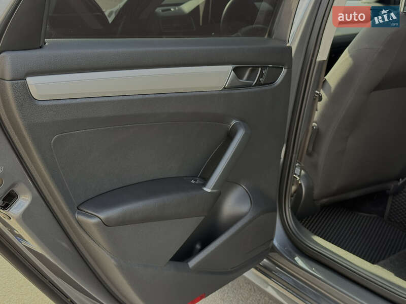 Седан Volkswagen Passat 2015 в Новомосковске