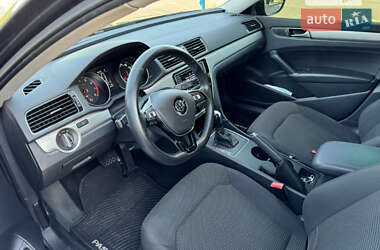 Седан Volkswagen Passat 2015 в  фото 9 Седан Volkswagen Passat 2015 в