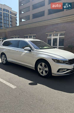 Универсал Volkswagen Passat 2019 в 