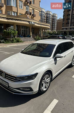 Универсал Volkswagen Passat 2019 в 