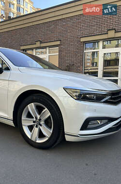 Универсал Volkswagen Passat 2019 в 