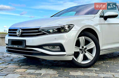Универсал Volkswagen Passat 2019 в 