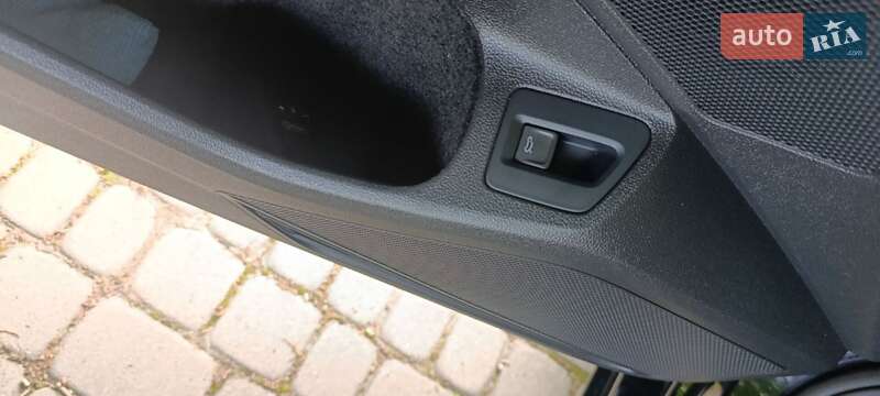 Универсал Volkswagen Passat 2018 в Львове фото 29 Универсал Volkswagen Passat 2018 в Львове