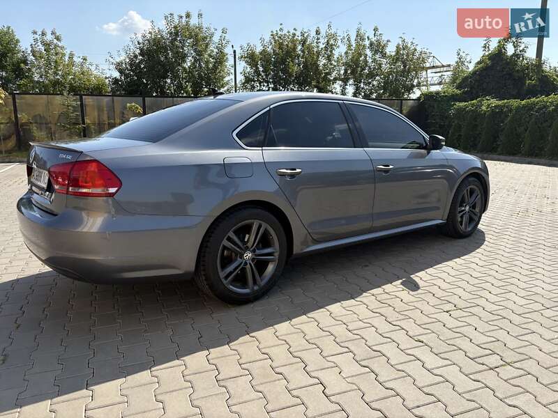 Седан Volkswagen Passat 2014 в Киеве
