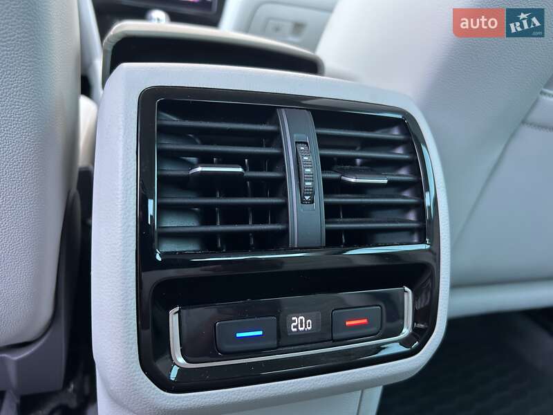Седан Volkswagen Passat 2020 в Львове