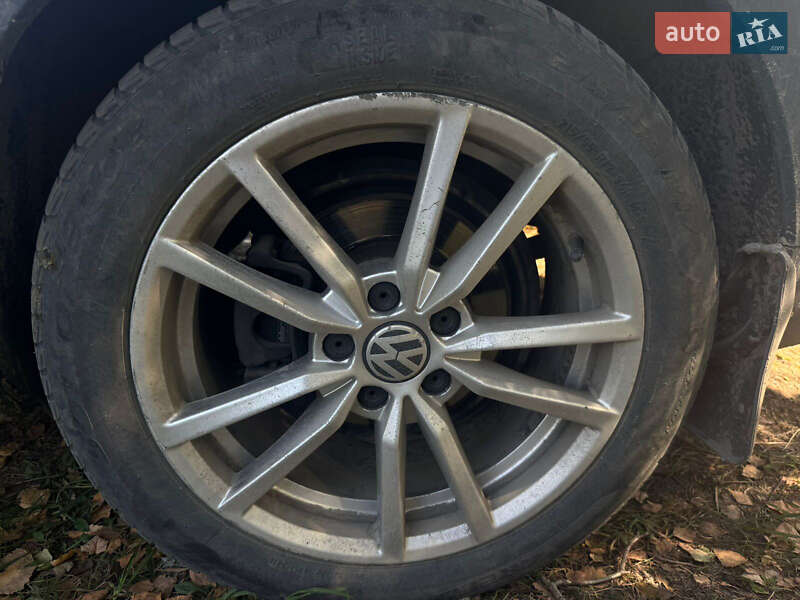 Универсал Volkswagen Passat 2012 в Житомире