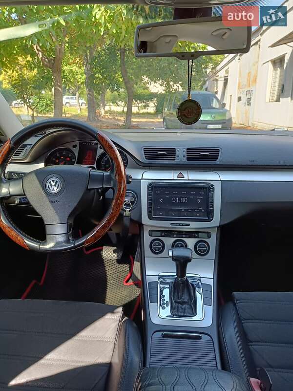 Седан Volkswagen Passat 2008 в Одессе