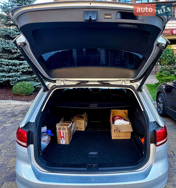 Универсал Volkswagen Passat 2016 в Софиевской Борщаговке