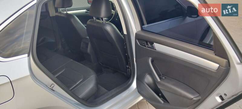 Седан Volkswagen Passat 2011 в Николаевке