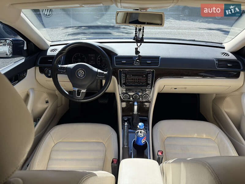 Седан Volkswagen Passat 2014 в Киеве