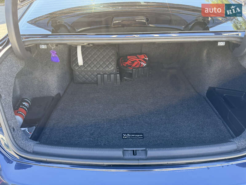 Седан Volkswagen Passat 2014 в Киеве