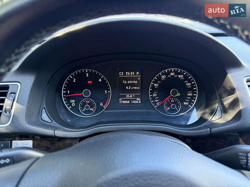 Седан Volkswagen Passat 2014 в Киеве