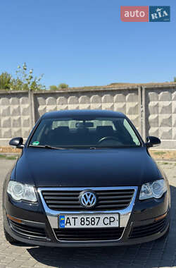 Седан Volkswagen Passat 2005 в Первомайську