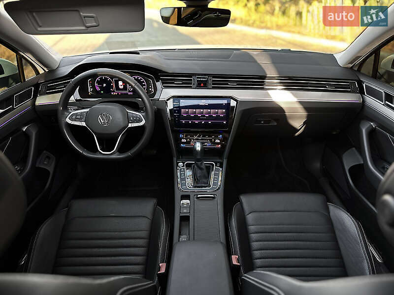 Седан Volkswagen Passat 2020 в Львове