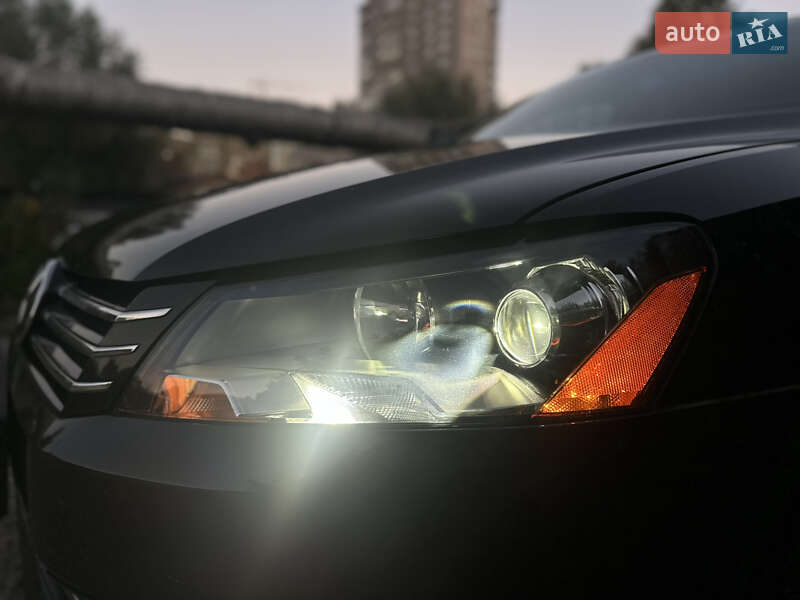 Седан Volkswagen Passat 2012 в Києві