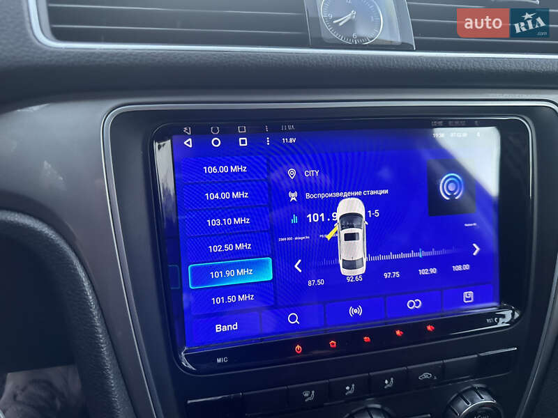 Седан Volkswagen Passat 2012 в Києві