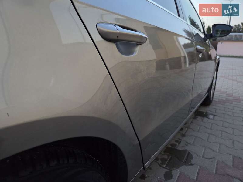 Седан Volkswagen Passat 2012 в Дунаевцах фото 9 Седан Volkswagen Passat 2012 в Дунаевцах