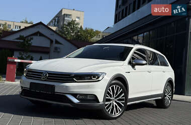 Універсал Volkswagen Passat 2018 в Львові