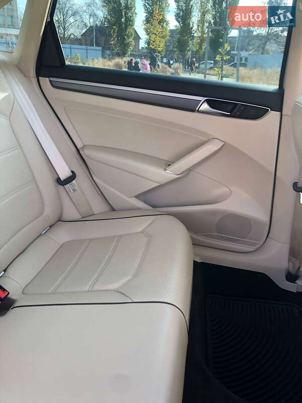 Седан Volkswagen Passat 2017 в Виннице