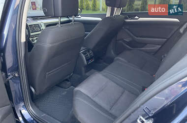 Седан Volkswagen Passat 2015 в 