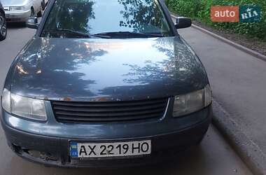 Седан Volkswagen Passat 2000 в Днепре