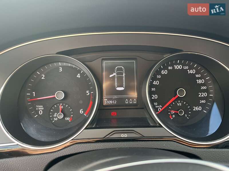 Универсал Volkswagen Passat 2014 в Хусте