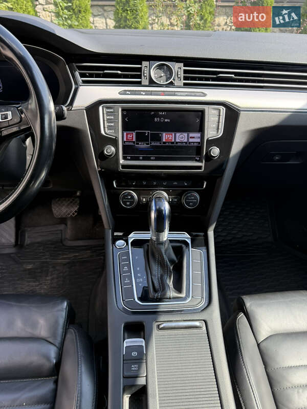 Универсал Volkswagen Passat 2016 в Тернополе