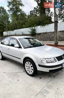 Седан Volkswagen Passat 1998 в Бориславі