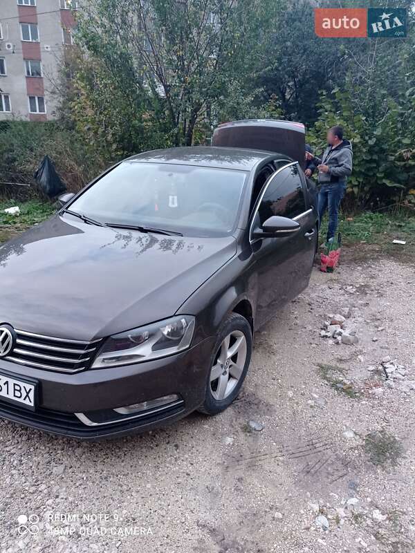Седан Volkswagen Passat 2012 в Тернополе