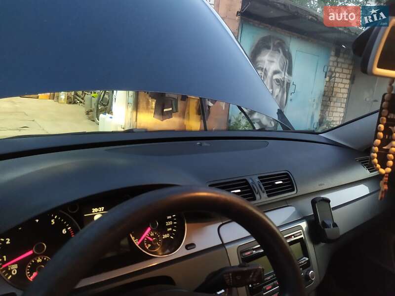 Универсал Volkswagen Passat 2009 в Кривом Роге