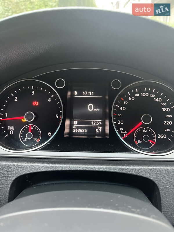 Седан Volkswagen Passat 2013 в Коростене