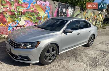 Седан Volkswagen Passat 2016 в Киеве