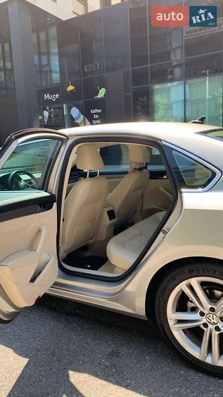 Седан Volkswagen Passat 2014 в Києві фото 16 Седан Volkswagen Passat 2014 в Києві