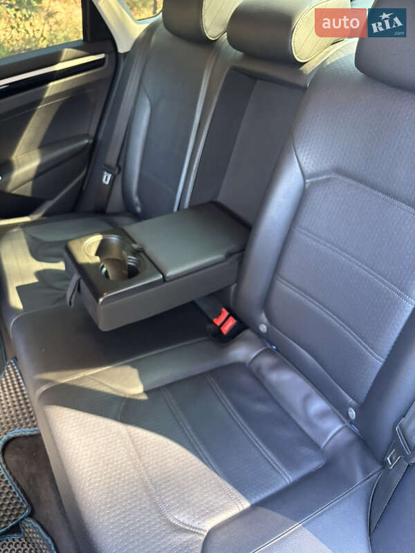 Седан Volkswagen Passat 2016 в Кременчуге